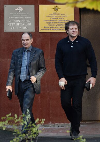 Alexander Yemelyanenko arives at Moscow police for interrogation