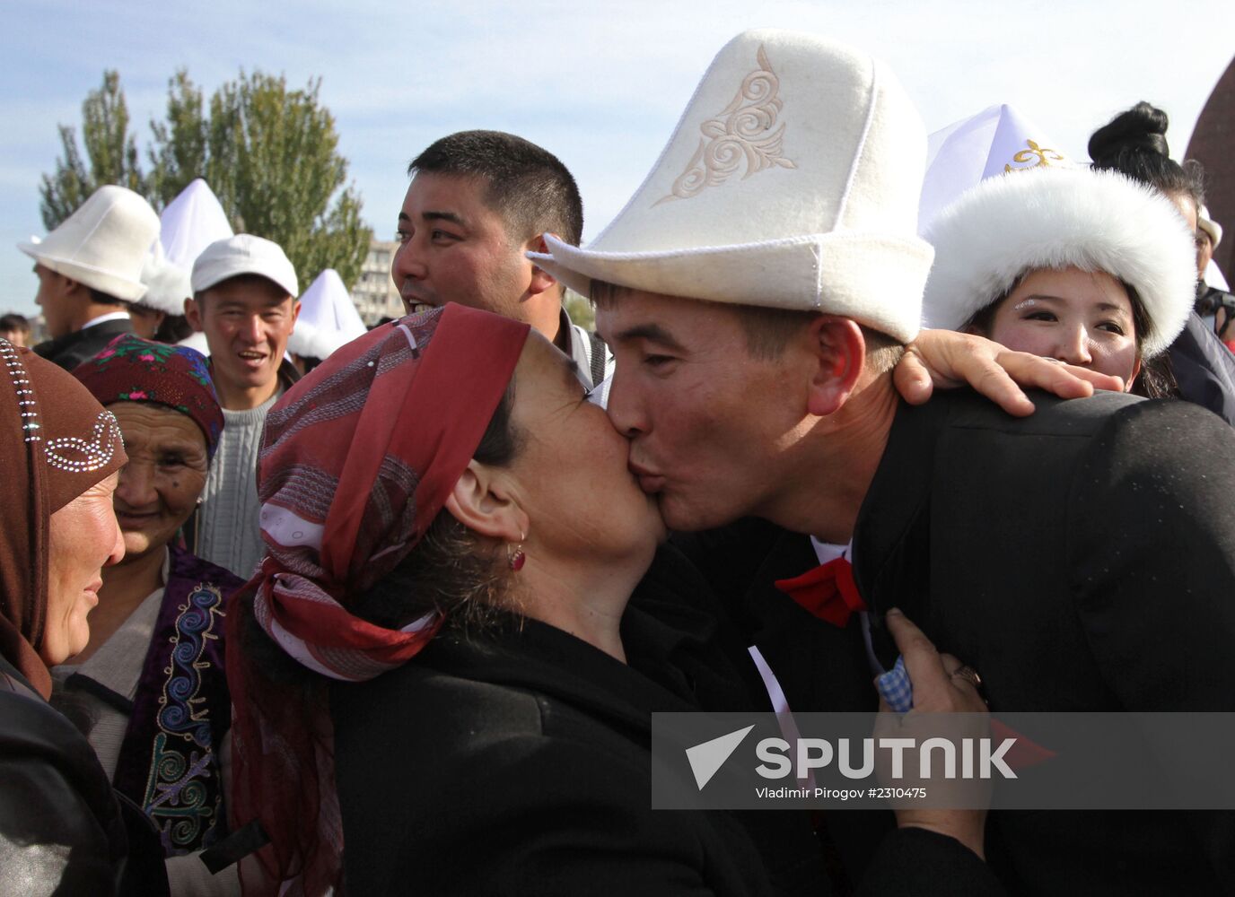 Collective wedding of 50 couples