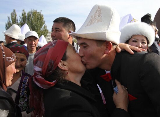 Collective wedding of 50 couples