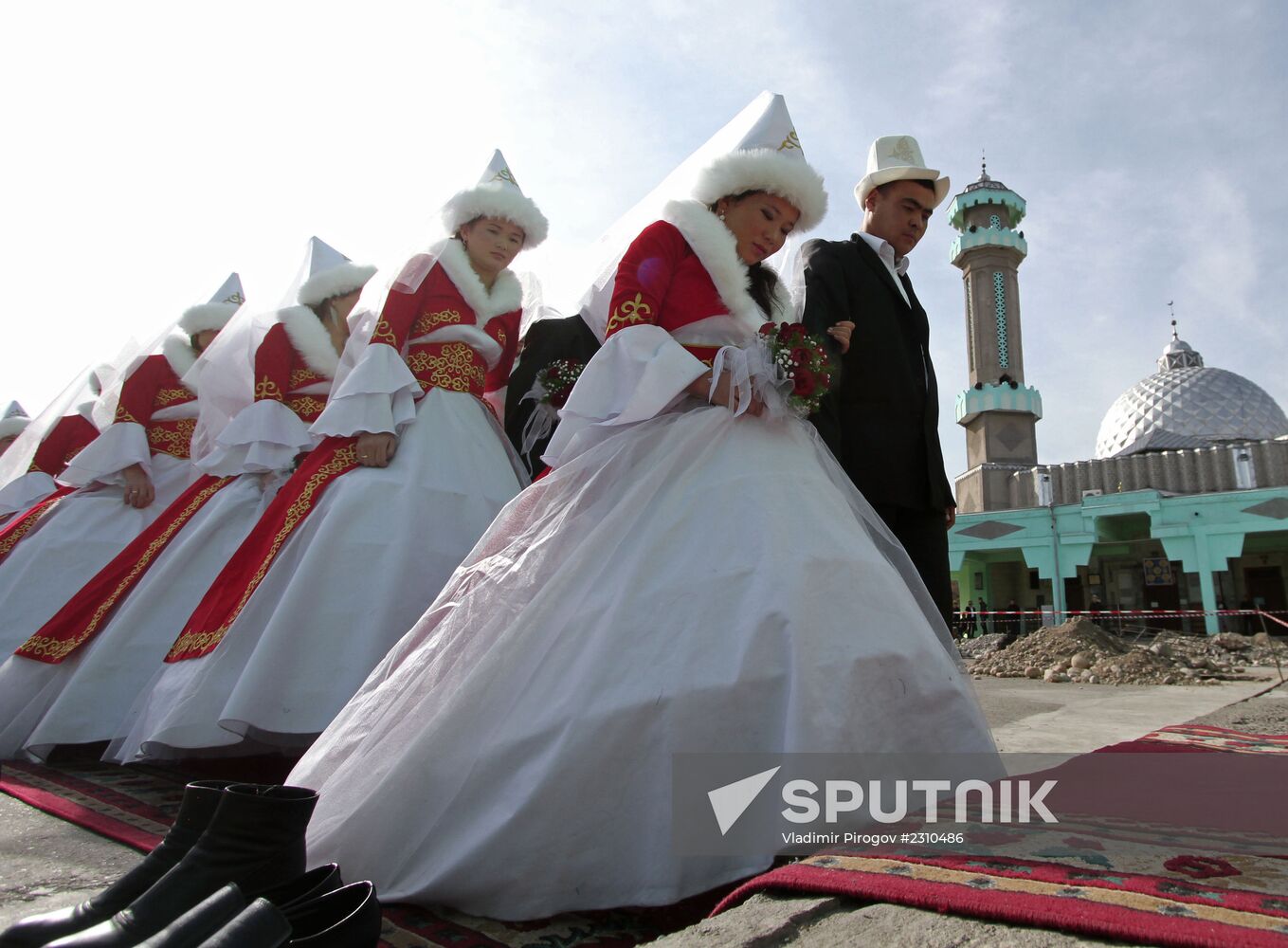 Collective wedding of 50 couples