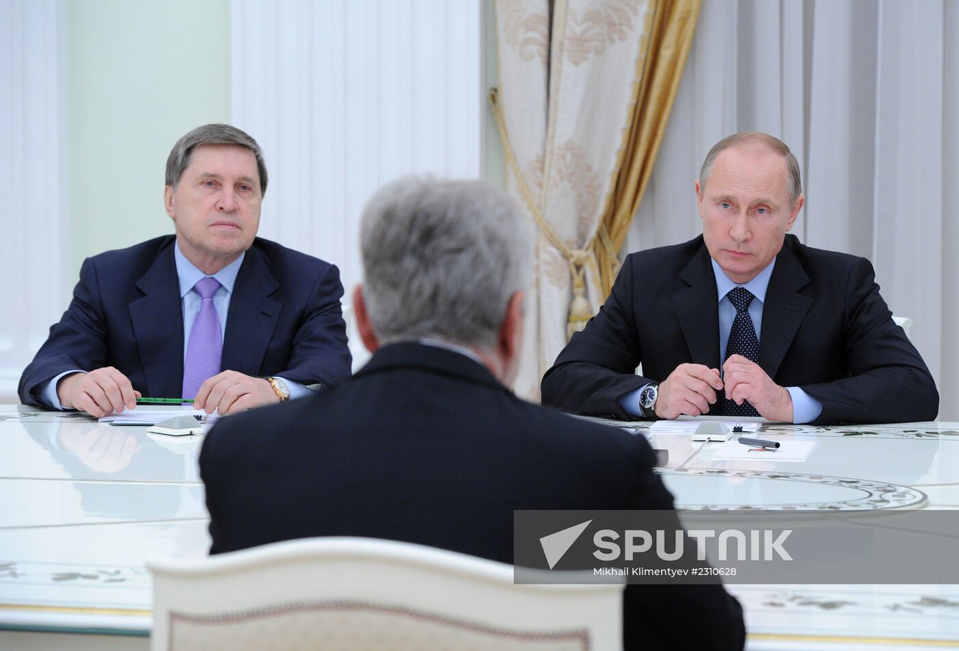 Vladimir Putin meets with Tomislav Nikolić