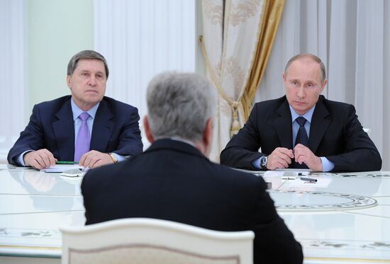 Vladimir Putin meets with Tomislav Nikolić