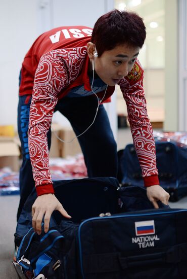 Short track. Russian national team holds training