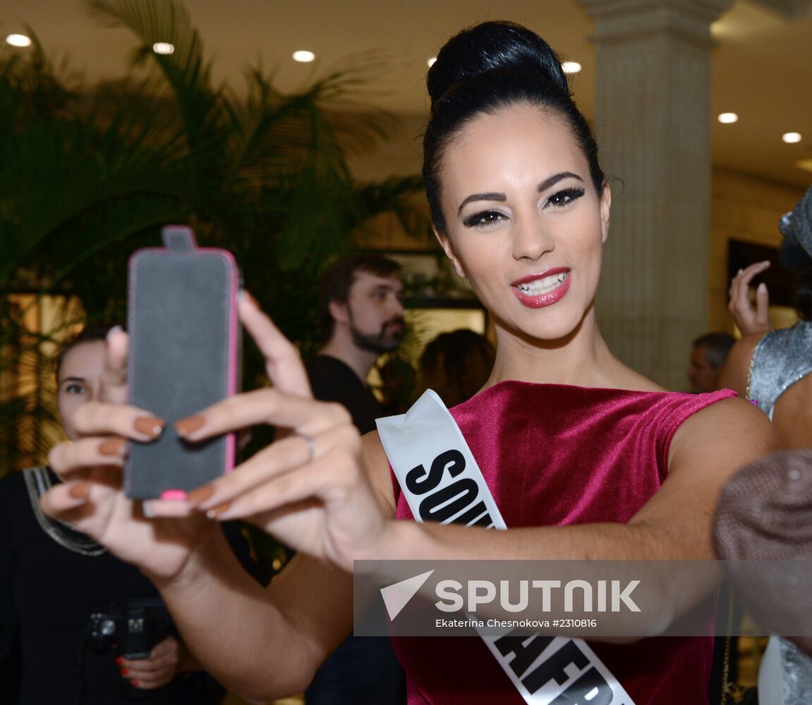Miss Universe 2013 Charity Auction