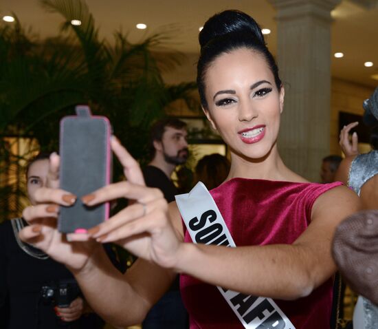 Miss Universe 2013 Charity Auction