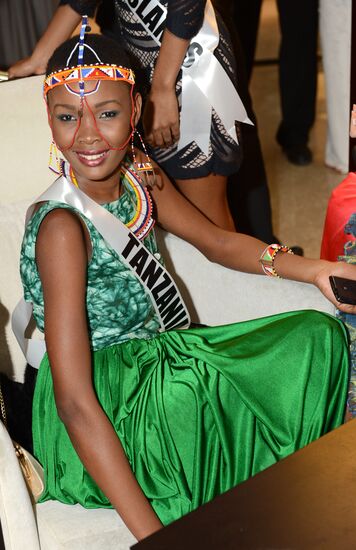 Miss Universe 2013 Charity Auction