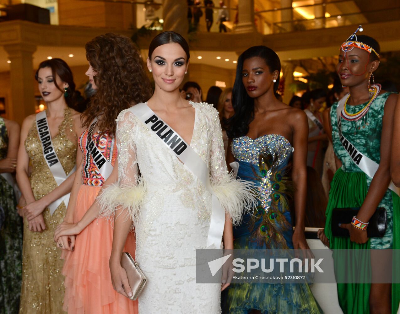 Miss Universe 2013 Charity Auction