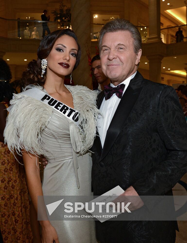 Miss Universe 2013 Charity Auction