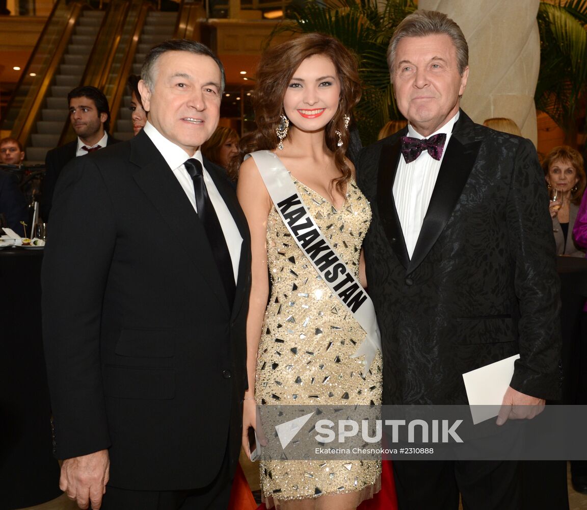Miss Universe 2013 Charity Auction