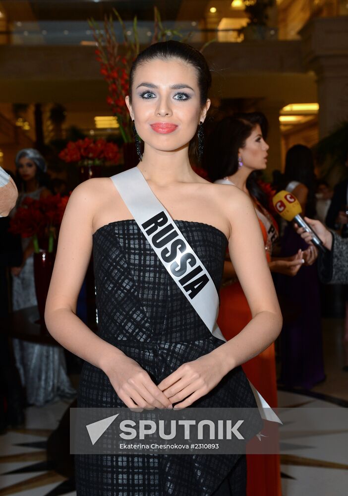 Miss Universe 2013 Charity Auction
