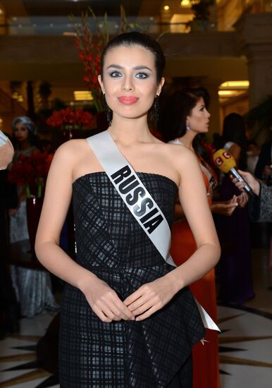 Miss Universe 2013 Charity Auction