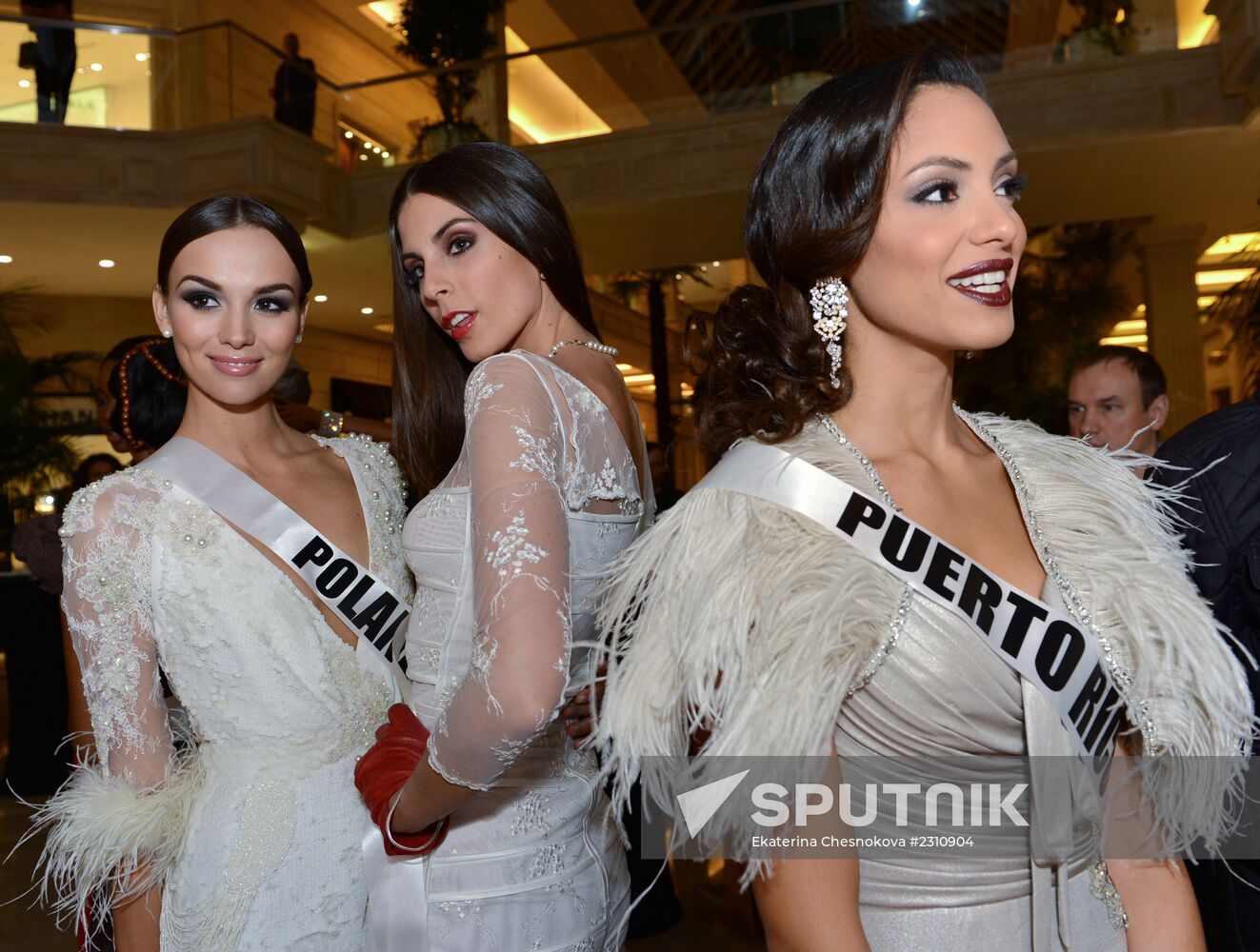 Miss Universe 2013 Charity Auction