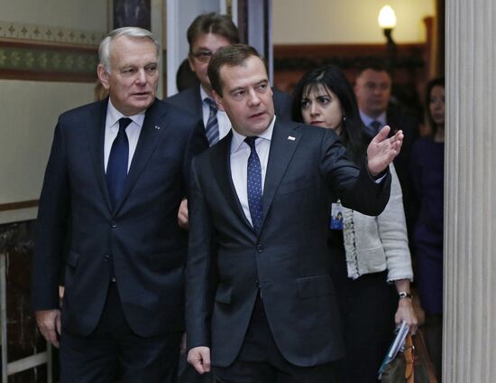Dmitry Medvedev meets with Jean-Marc Ayrault