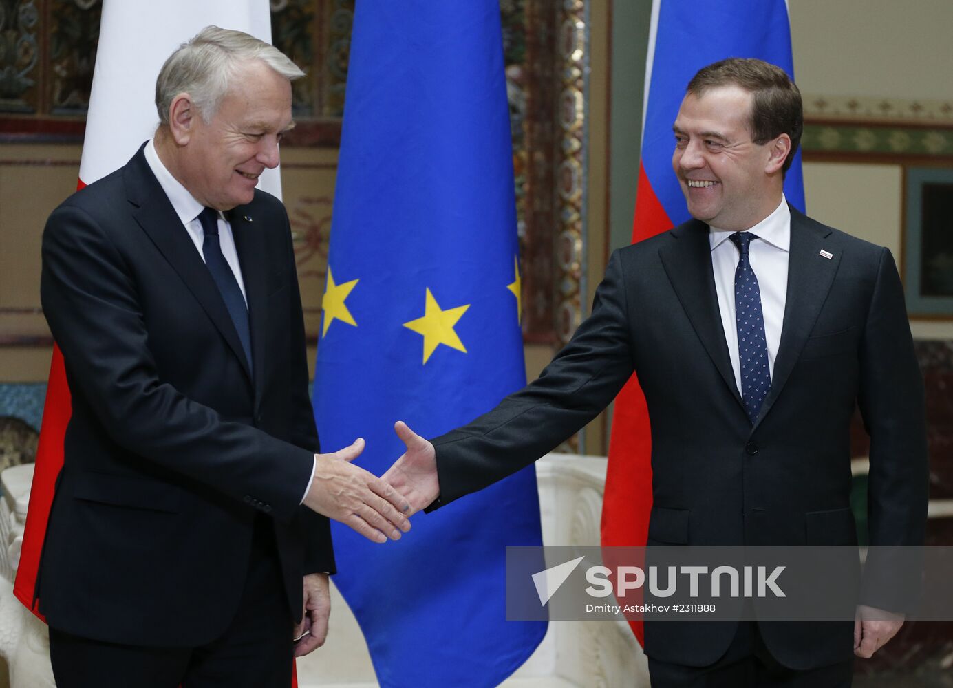 Dmitry Medvedev meets with Jean-Marc Ayrault