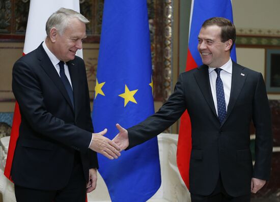 Dmitry Medvedev meets with Jean-Marc Ayrault