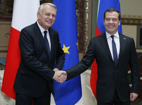 Dmitry Medvedev meets with Jean-Marc Ayrault