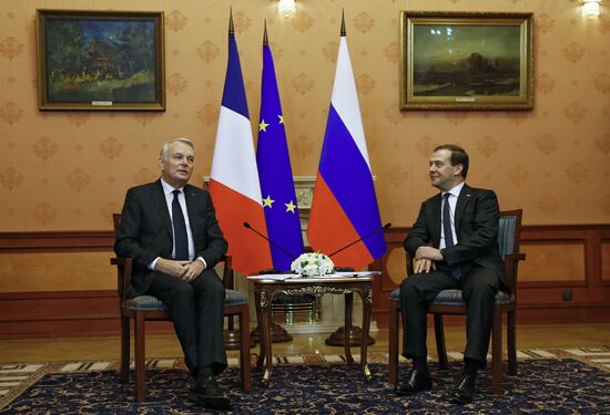 Dmitry Medvedev meets with Jean-Marc Ayrault