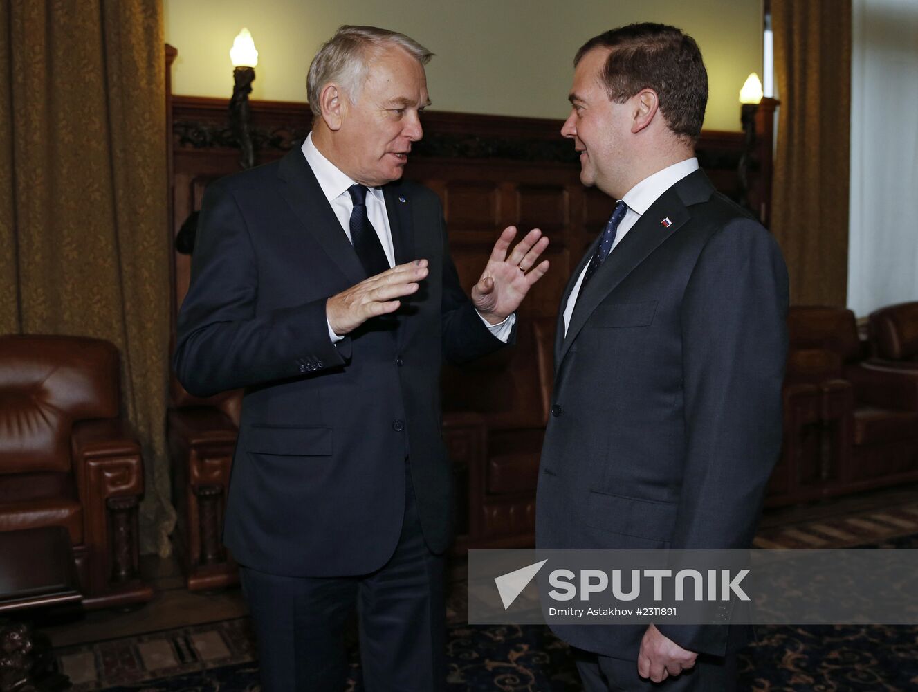 Dmitry Medvedev meets with Jean-Marc Ayrault