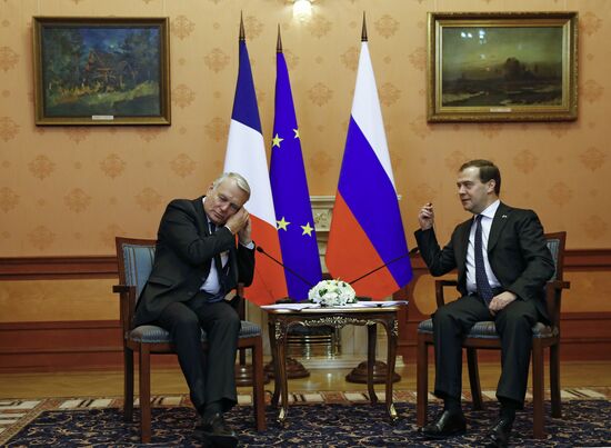 Dmitry Medvedev meets with Jean-Marc Ayrault