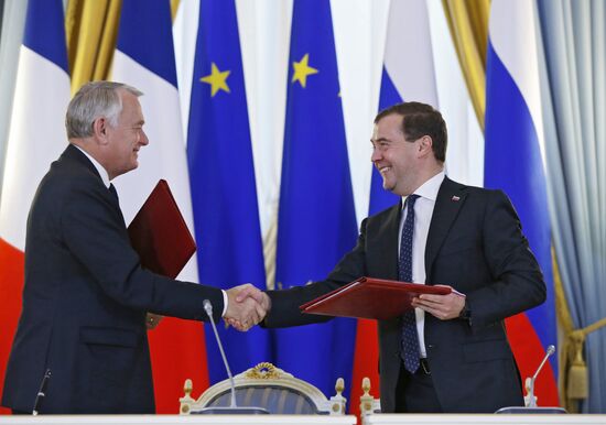 Dmitry Medvedev meets with Jean-Marc Ayrault