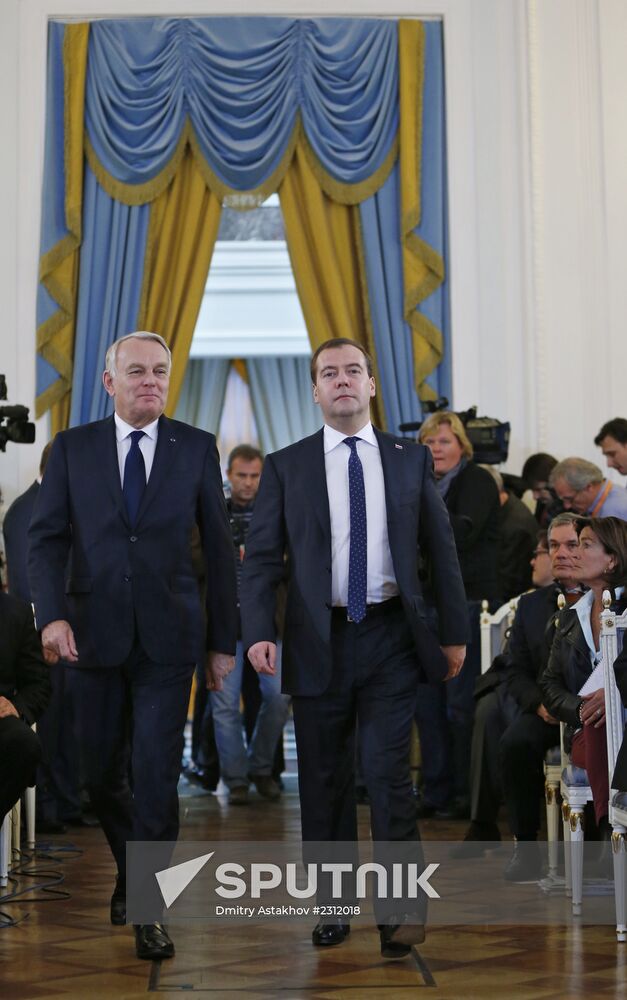 Dmitry Medvedev meets with Jean-Marc Ayrault