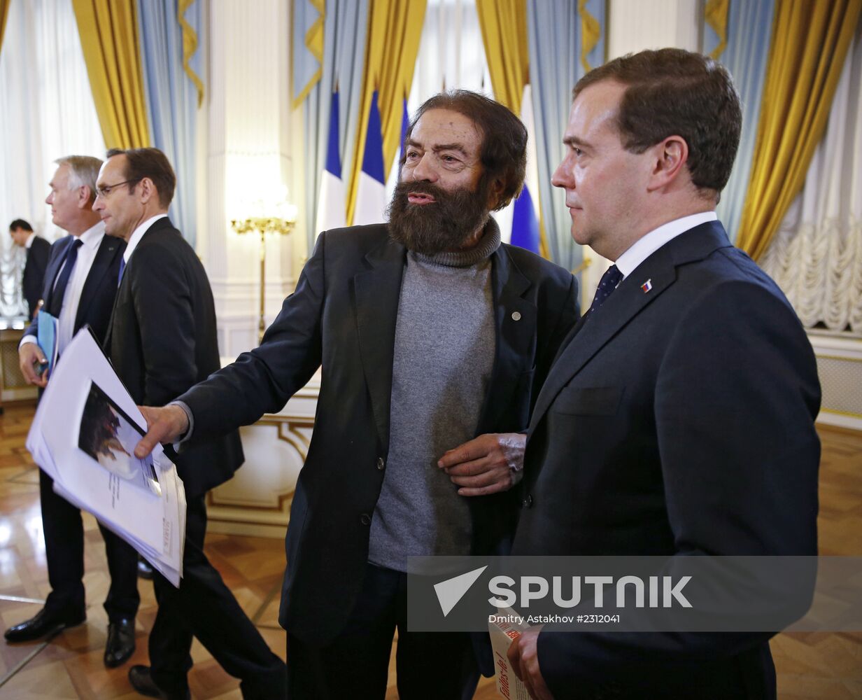 Dmitry Medvedev meets with Jean-Marc Ayrault