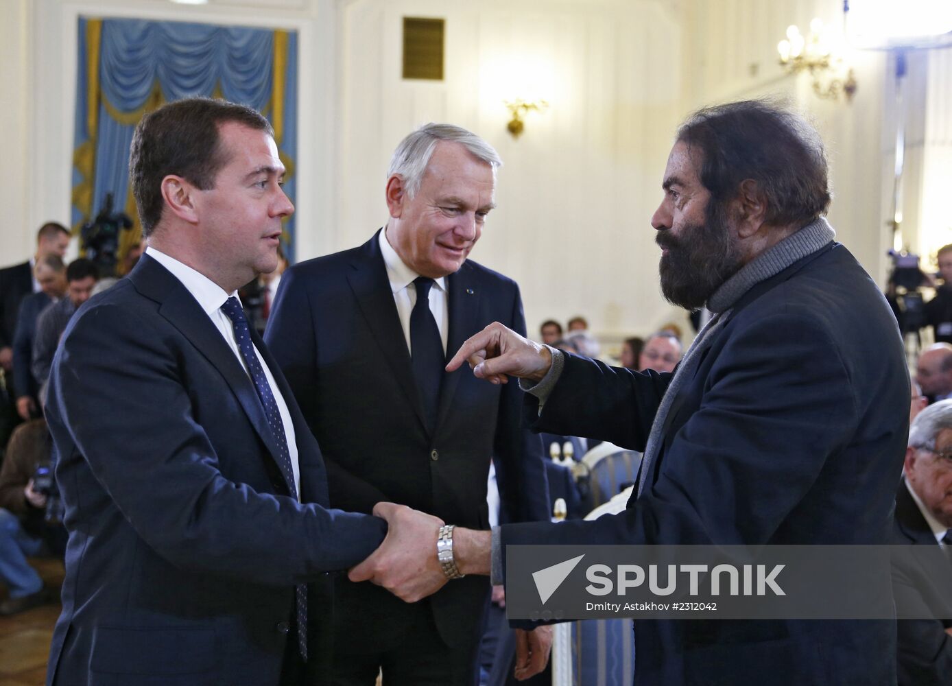 Dmitry Medvedev meets with Jean-Marc Ayrault