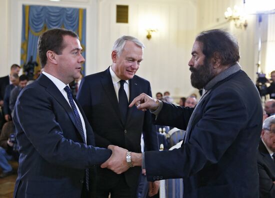 Dmitry Medvedev meets with Jean-Marc Ayrault