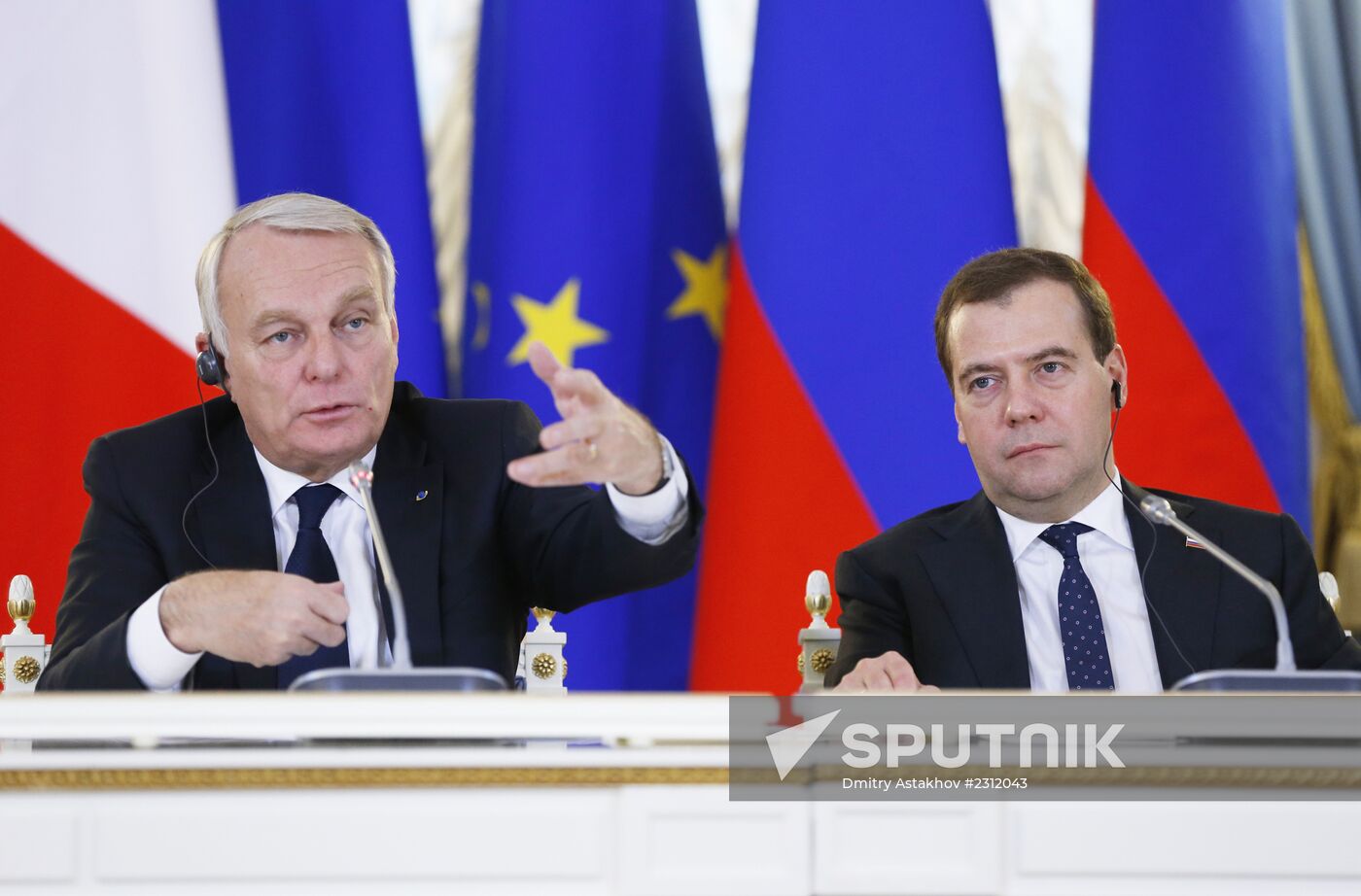 Dmitry Medvedev meets with Jean-Marc Ayrault