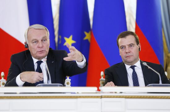Dmitry Medvedev meets with Jean-Marc Ayrault