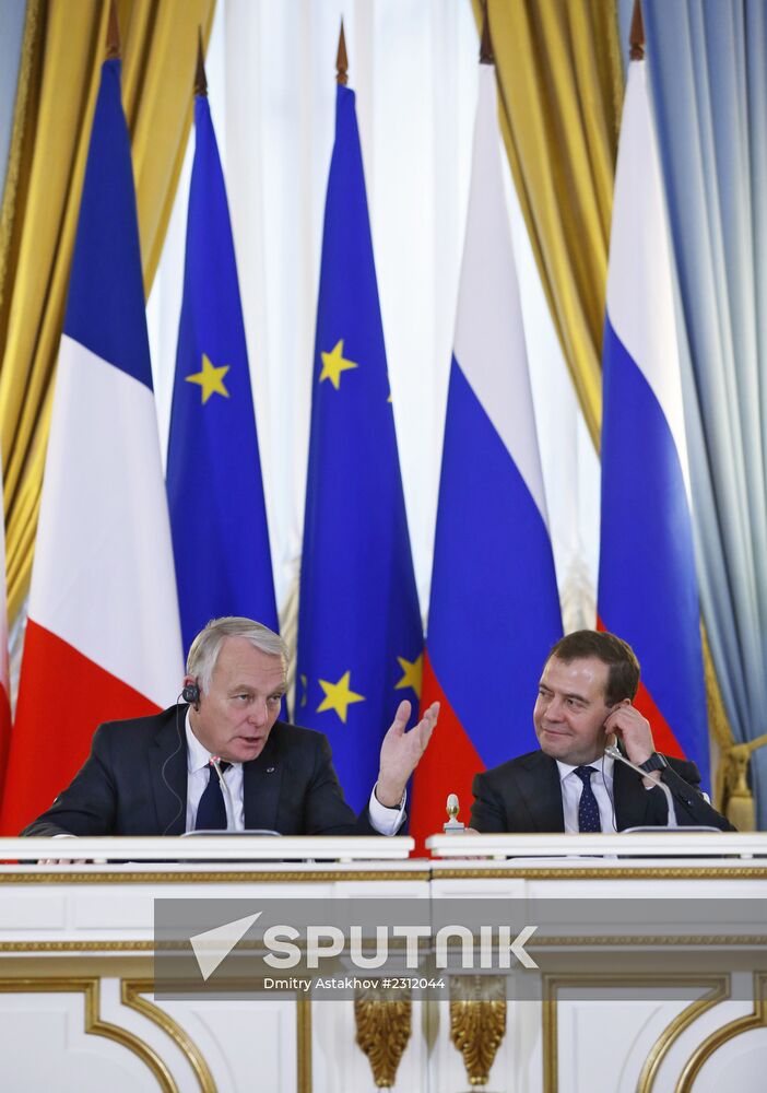 Dmitry Medvedev meets with Jean-Marc Ayrault