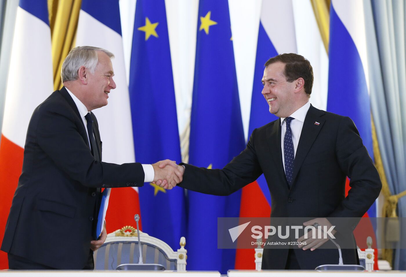 Dmitry Medvedev meets with Jean-Marc Ayrault