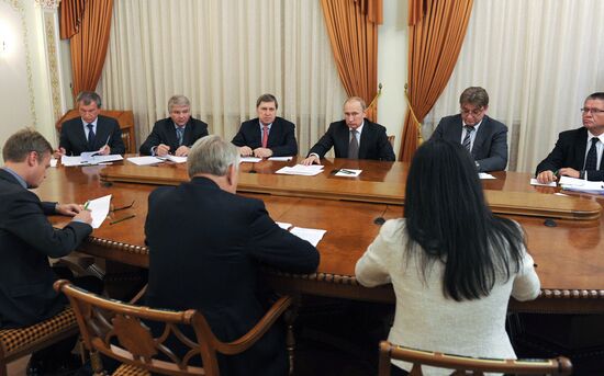 Vladimir Putin meets with Jean-Marc Ayrault