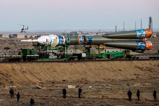Soyuz-FG booster with Soyuz TMA-11M spaceship installed for launch at Baikonur Cosmodrome