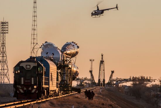 Soyuz-FG booster with Soyuz TMA-11M spaceship installed for launch at Baikonur Cosmodrome