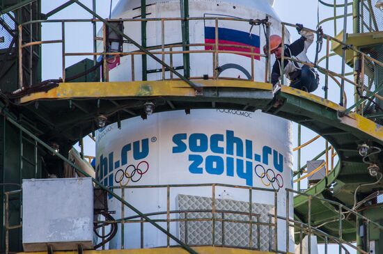 Soyuz-FG booster with Soyuz TMA-11M spaceship installed for launch at Baikonur Cosmodrome