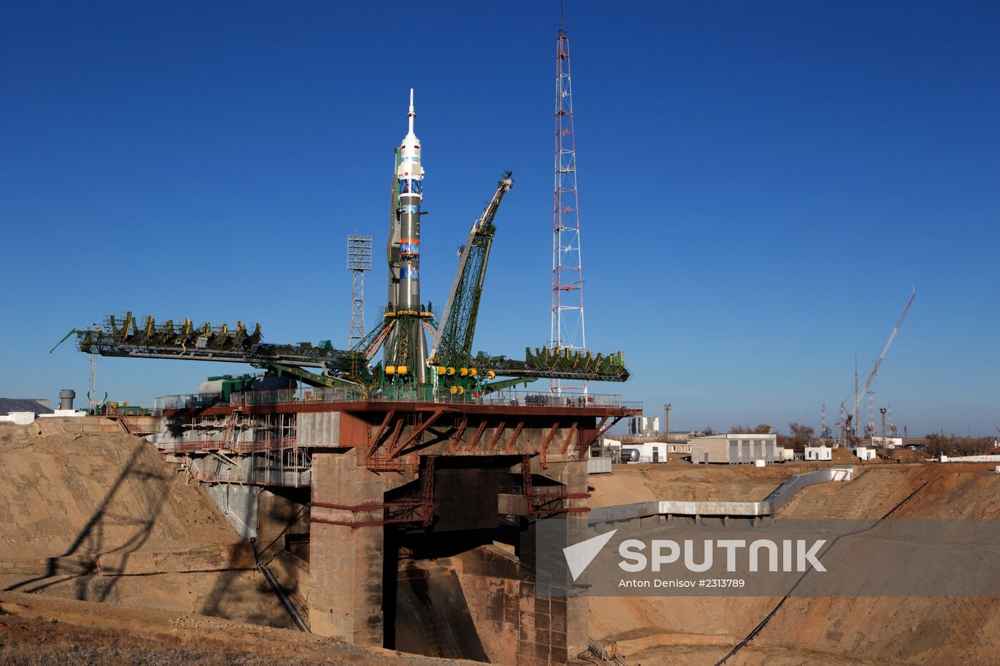 Soyuz-FG booster with Soyuz TMA-11M spaceship installed for launch at Baikonur Cosmodrome