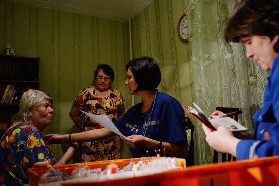 Ambulance crew in Veliky Novgorod