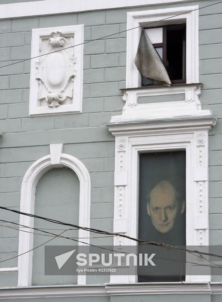 Sergei Kapkov visits burnt-out School of Modern Drama Theater