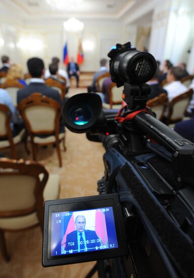 Vladimir Putin meets with Internet Startups Project participants