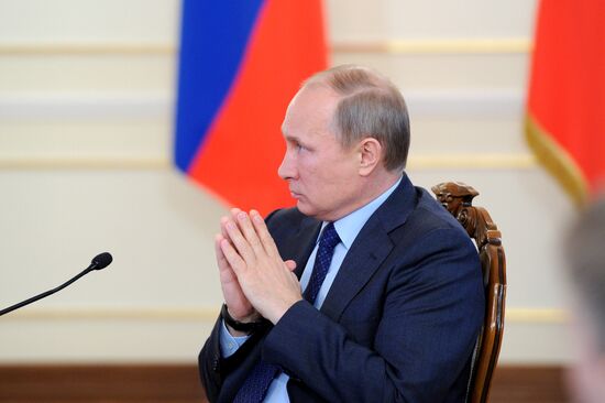 Vladimir Putin meets with Internet Startups Project participants