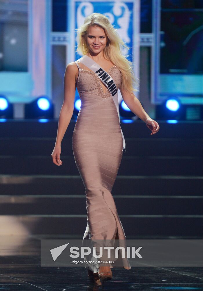 'Miss Universe-2013' semi final rehearsal