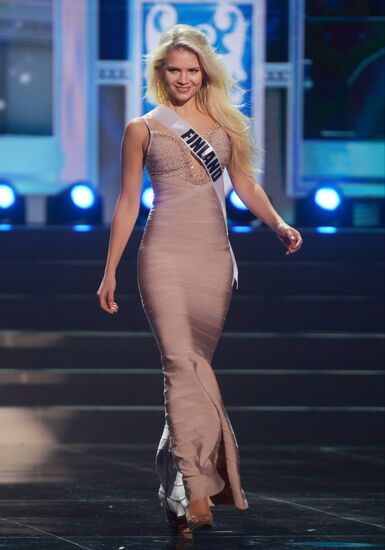 'Miss Universe-2013' semi final rehearsal