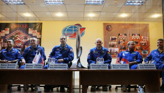News conference by Soyuz TMA-11M manned spaceship crew