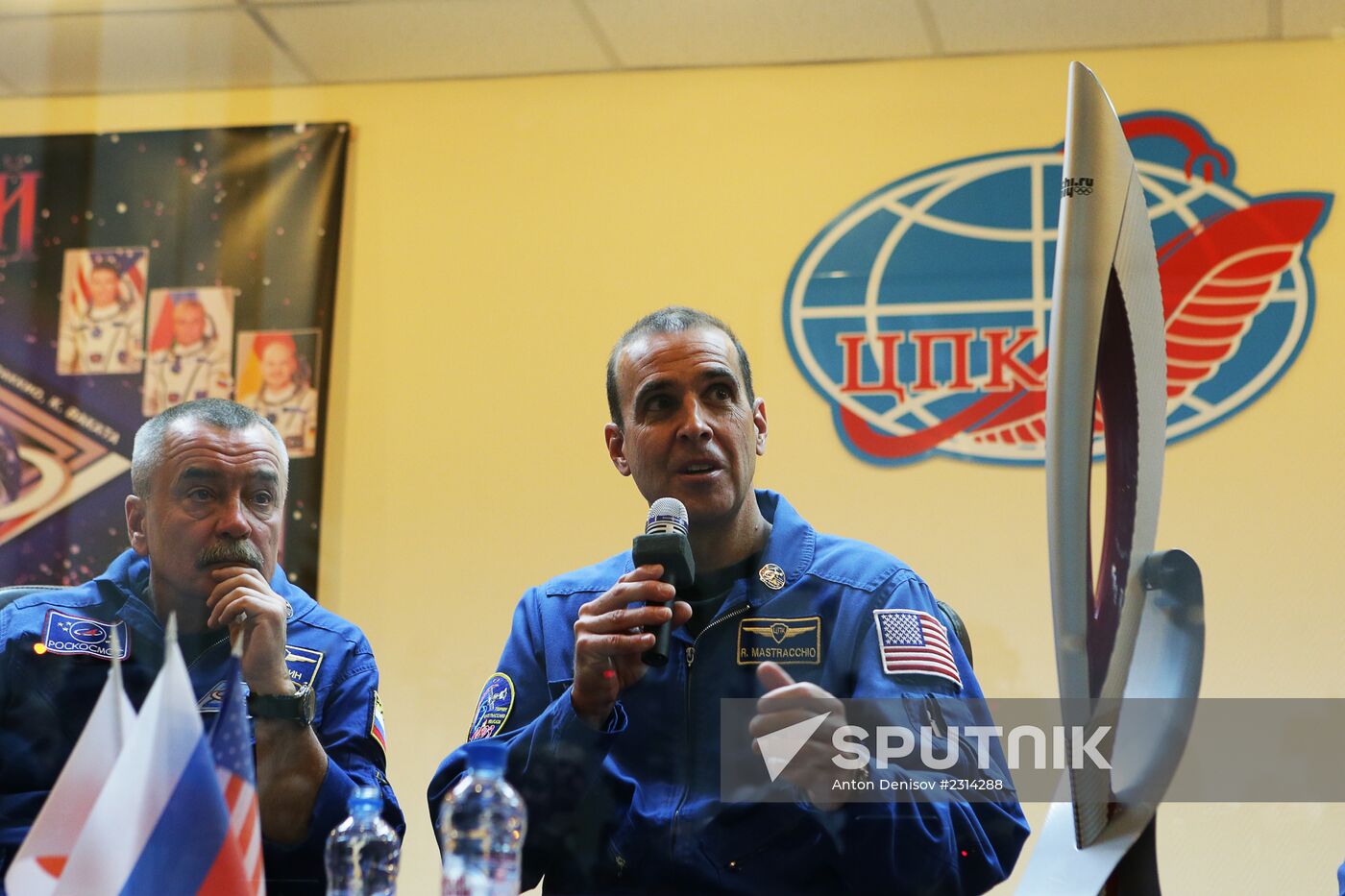 News conference by Soyuz TMA-11M manned spaceship crew