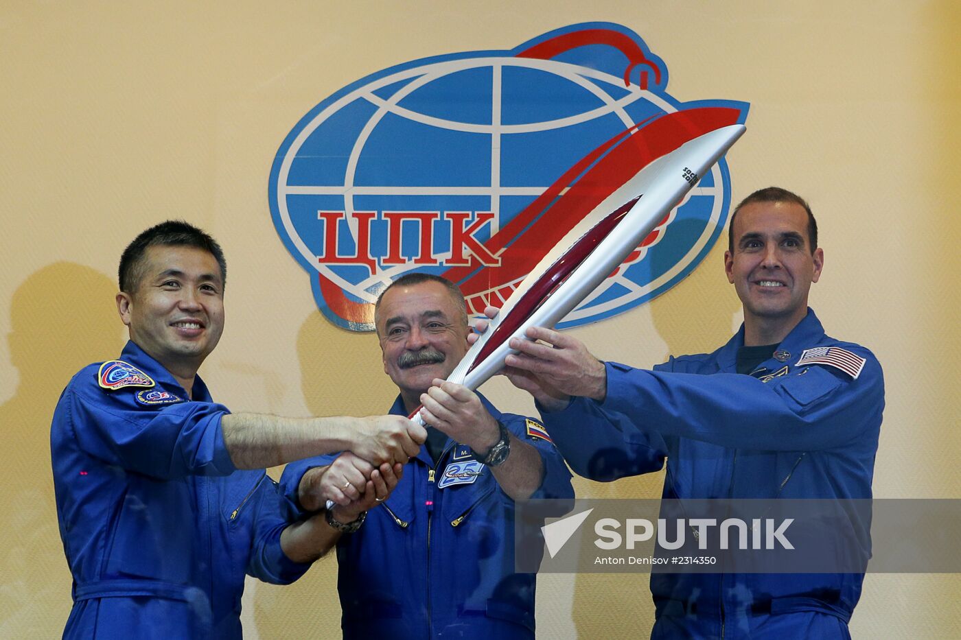 News conference by Soyuz TMA-11M manned spaceship crew