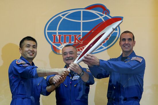 News conference by Soyuz TMA-11M manned spaceship crew
