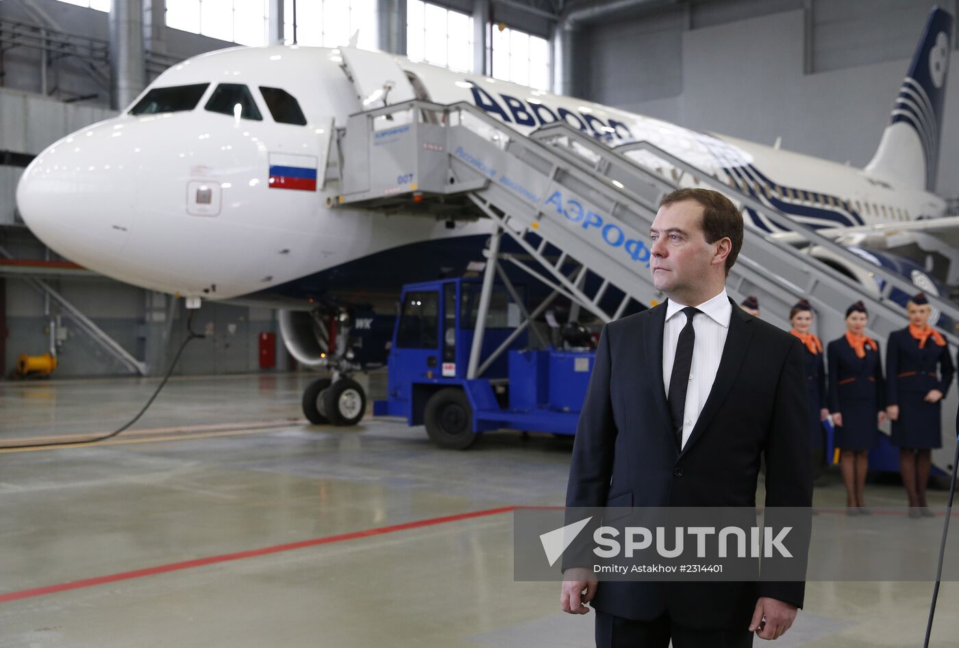 Dmitry Medvedev visits Sheremetyevo Airport