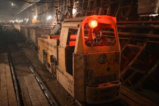 Construction of Petrovsko-Razumovskaya 2 Metro station