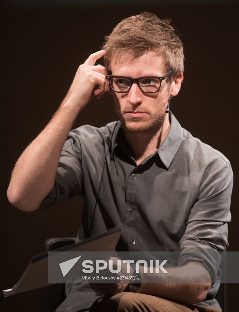 Press performance of play "Grace and Grit" at Praktika Theater